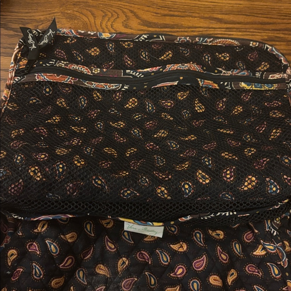 Vera Bradley Floral Patterned toiletries bag - Picture 4 of 5